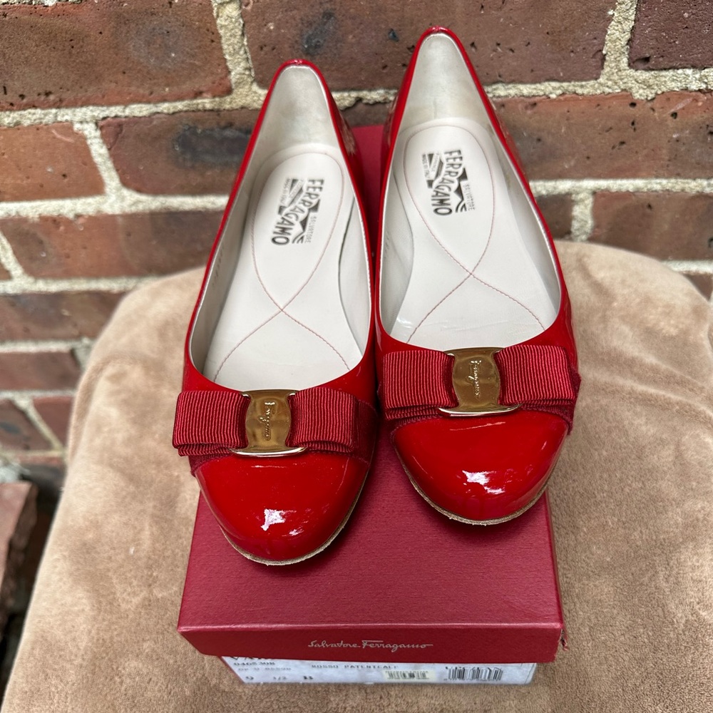 Salvatore Ferragamo Varina ballet flat size 9.5